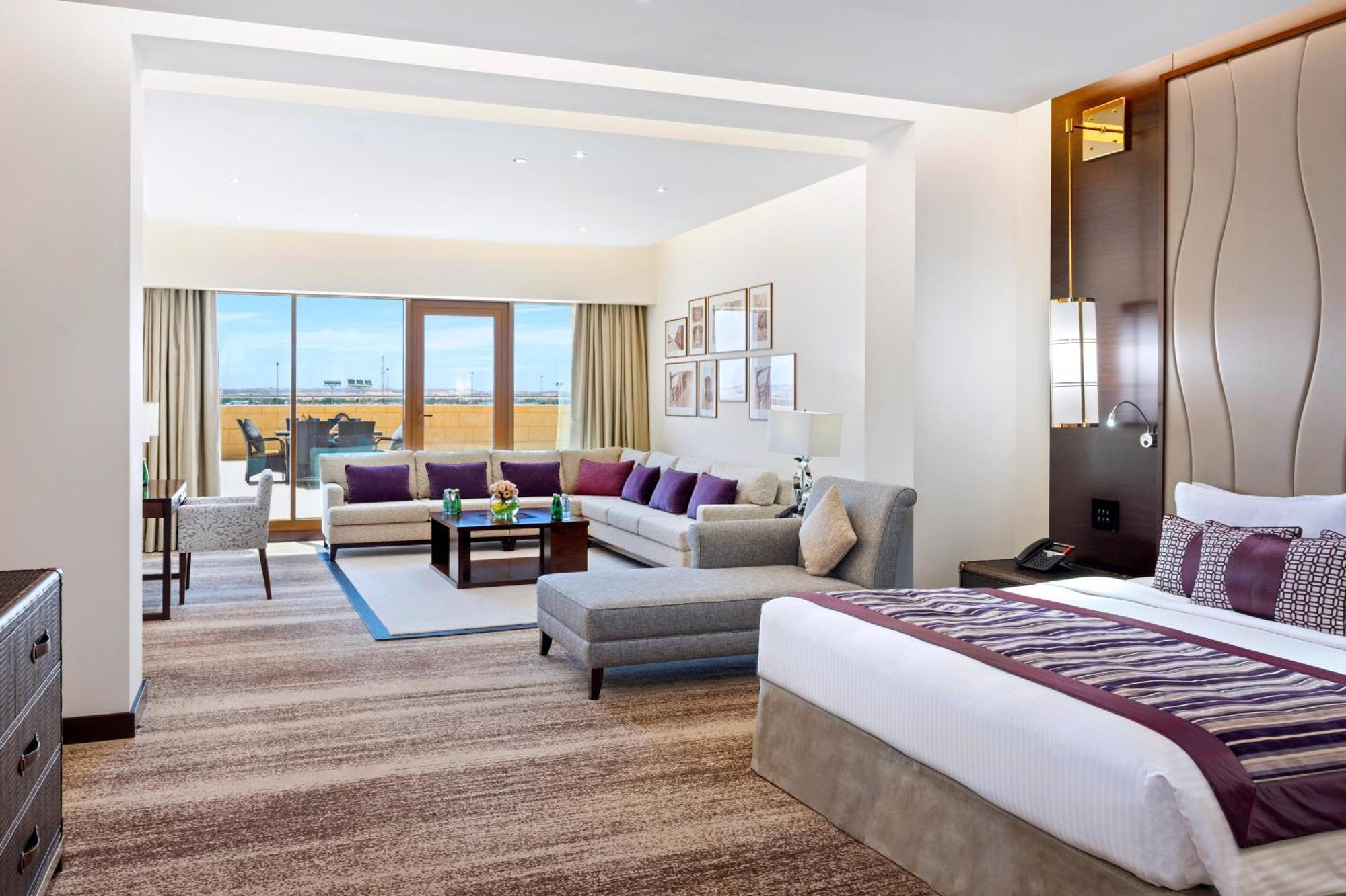 Grand Millennium Tabuk Hotel Екстериор снимка