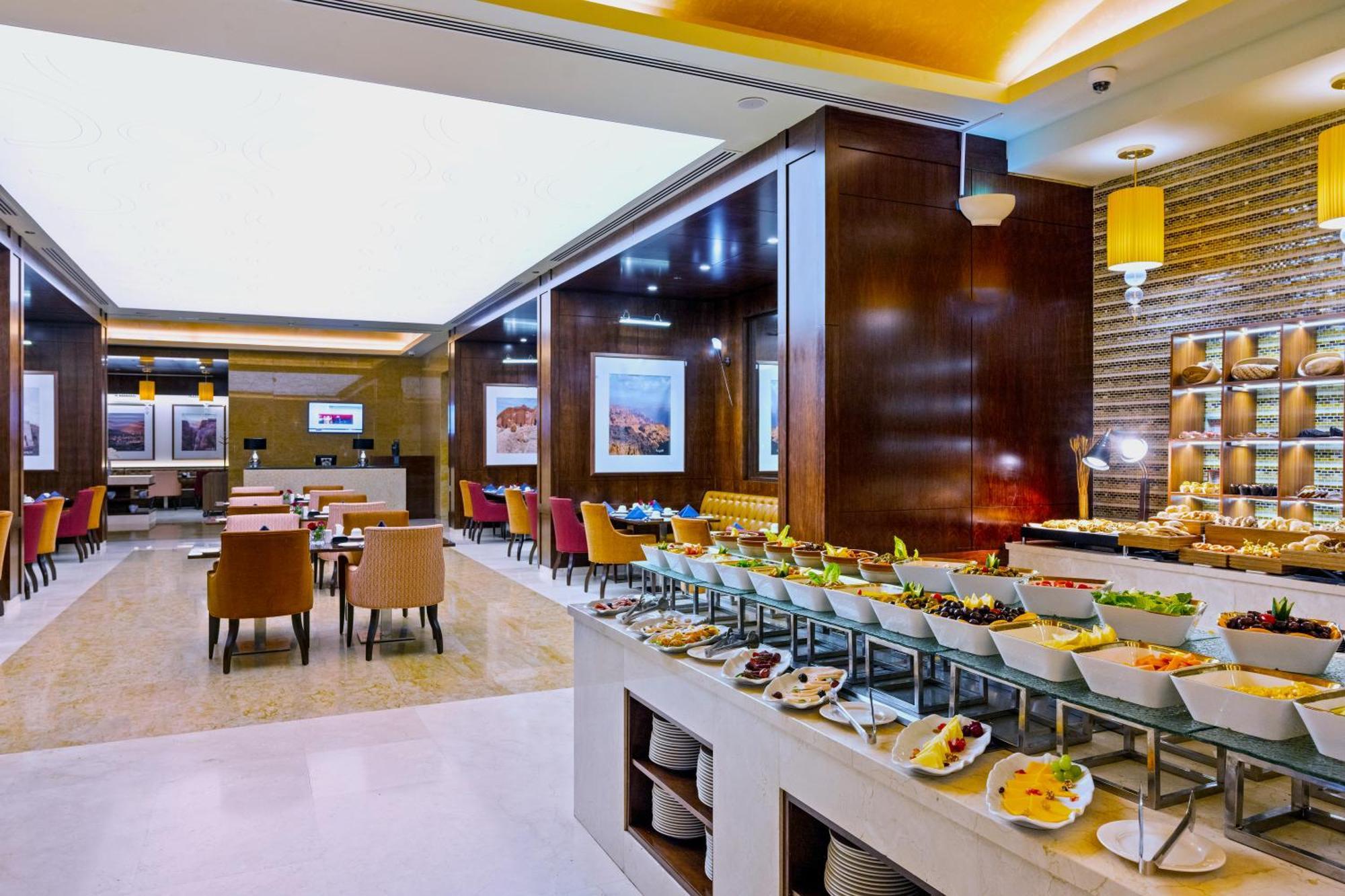 Grand Millennium Tabuk Hotel Екстериор снимка