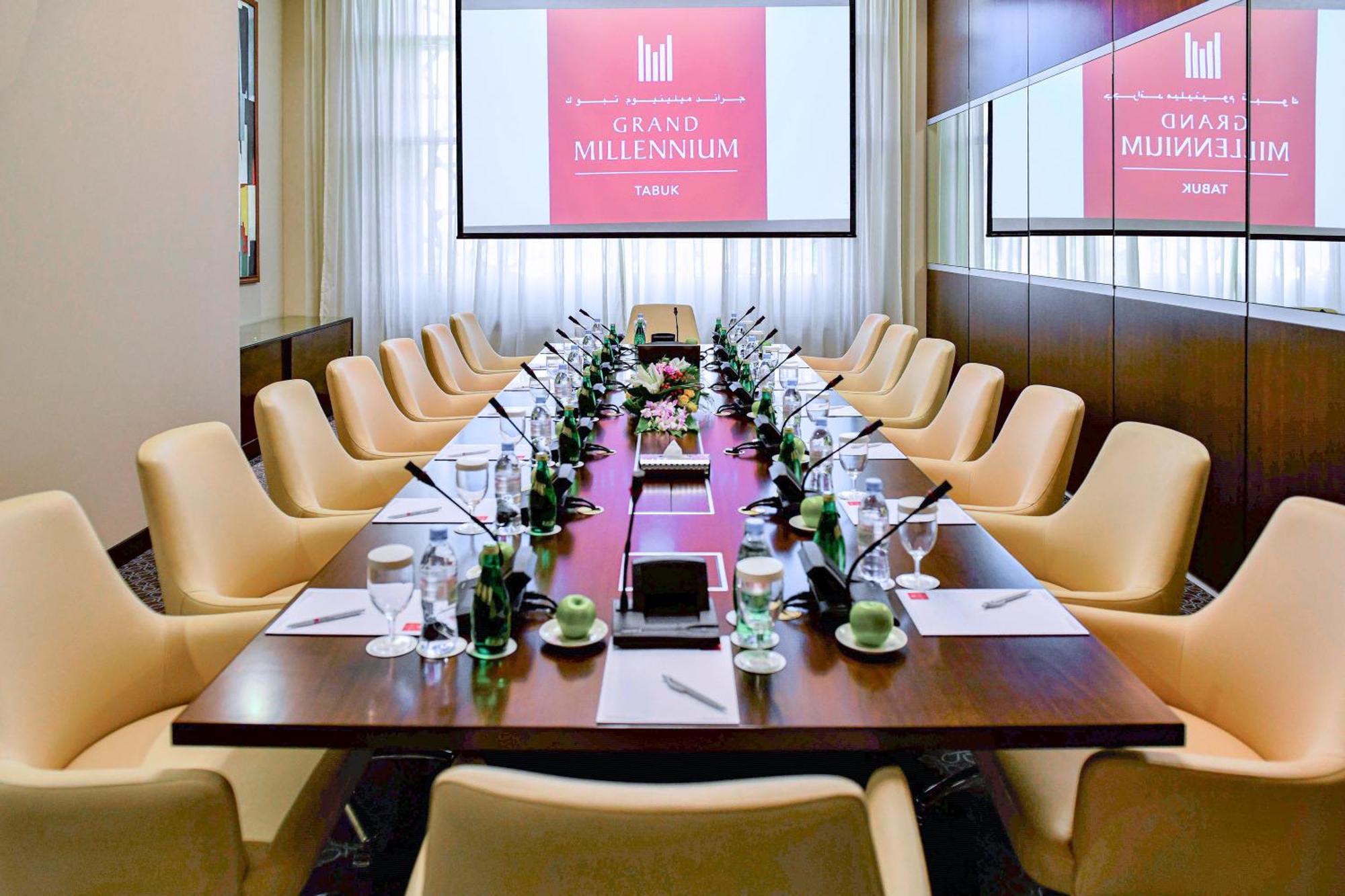 Grand Millennium Tabuk Hotel Екстериор снимка